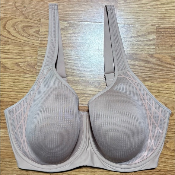 Seamless Nude Bra Body Up 36DDD - Picture 1 of 5